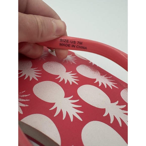 Kate Spade Shoes Womens Size 7 Pink Pineapple Flip Flop Sandals Bow Rubber - Picture 5 of 5